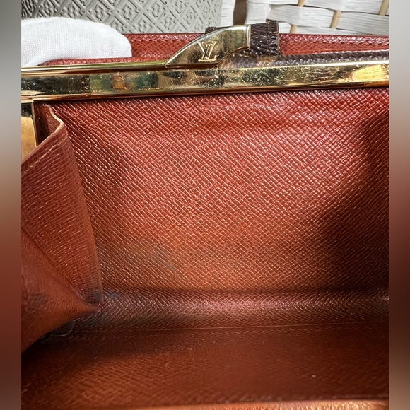 Vintage Louis Vuitton Monogram Viennois Wallet (2001) - Picture 10 of 17